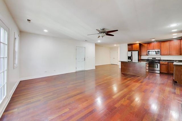 6835 S Cornell Avenue 2S, Chicago, IL 60649