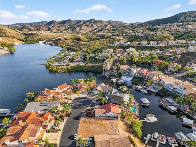 21951 Stawberry, Canyon Lake, CA 92587