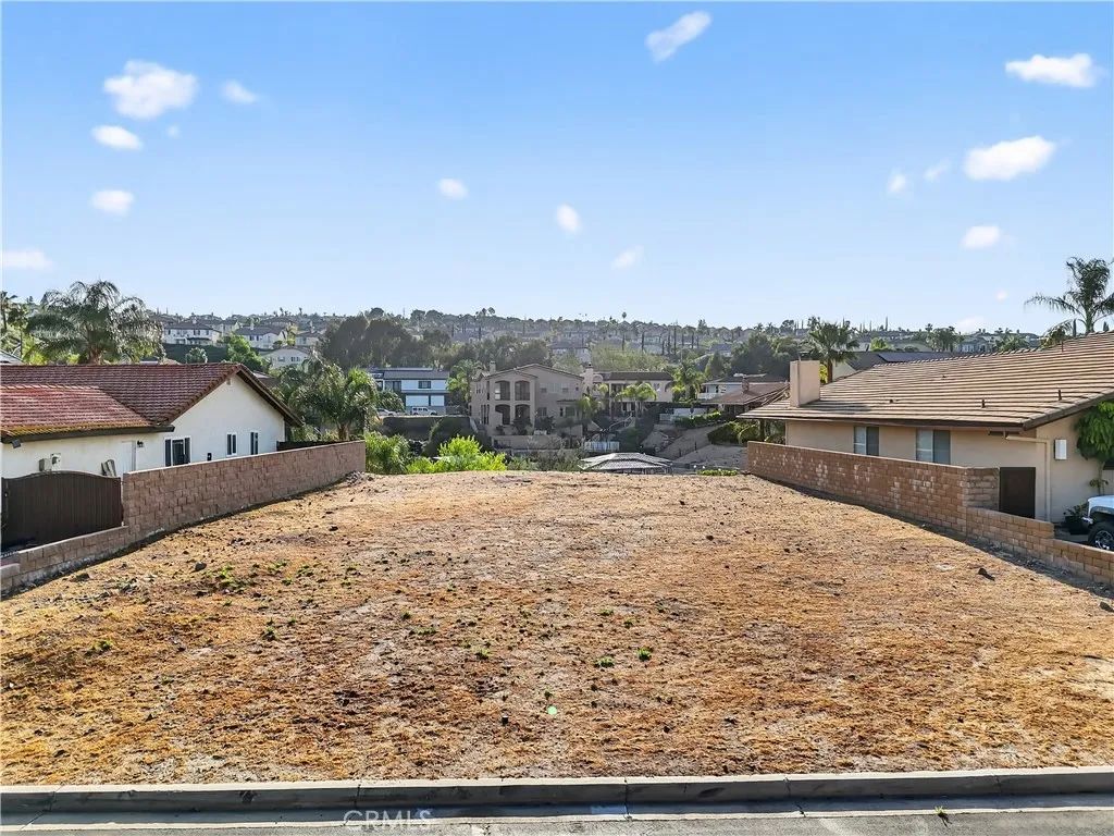 21951 Stawberry, Canyon Lake, CA 92587