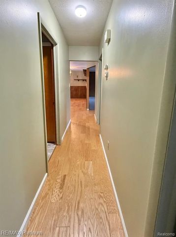 3101 Sands Court, Milford, MI 48380