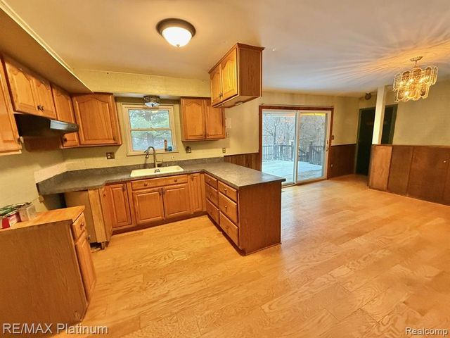 3101 Sands Court, Milford, MI 48380