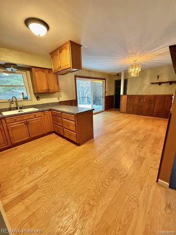 3101 Sands Court, Milford, MI 48380