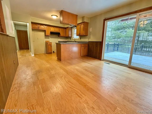 3101 Sands Court, Milford, MI 48380