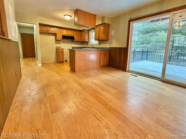 3101 Sands Court, Milford, MI 48380