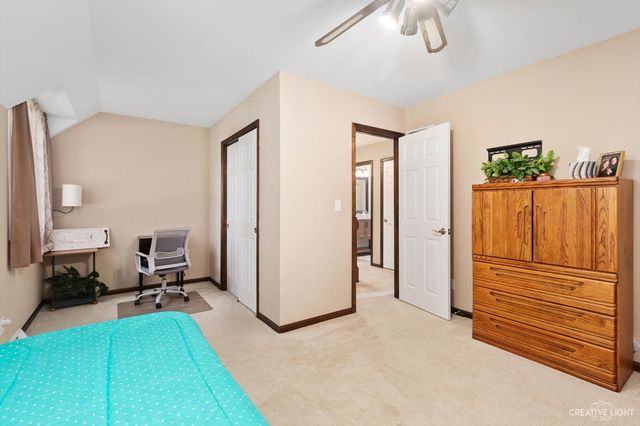 39W089 Adobe Ridge, Elgin, IL 60124
