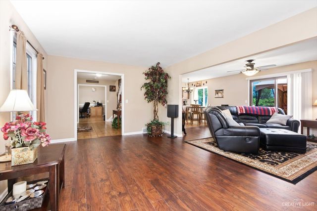 39W089 Adobe Ridge, Elgin, IL 60124