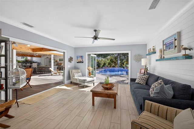 5060 Mongo Way, Palm Beach Gardens, FL 33418