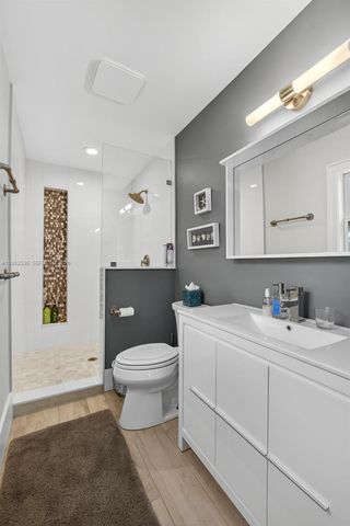 5060 Mongo Way, Palm Beach Gardens, FL 33418