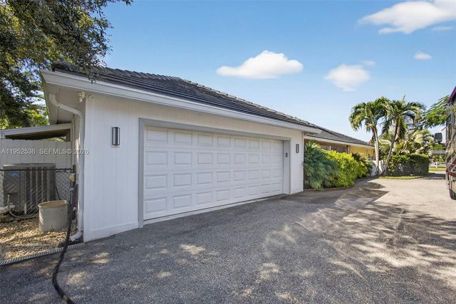 5060 Mongo Way, Palm Beach Gardens, FL 33418