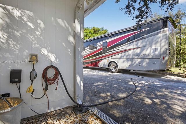 5060 Mongo Way, Palm Beach Gardens, FL 33418