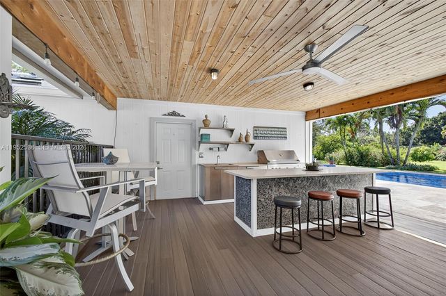 5060 Mongo Way, Palm Beach Gardens, FL 33418