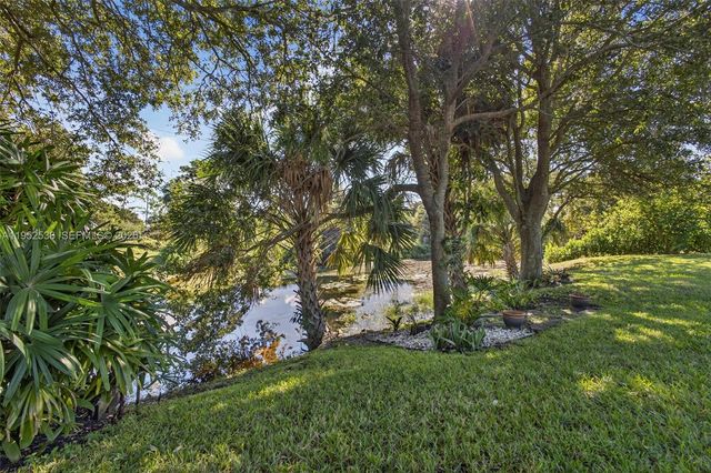 5060 Mongo Way, Palm Beach Gardens, FL 33418