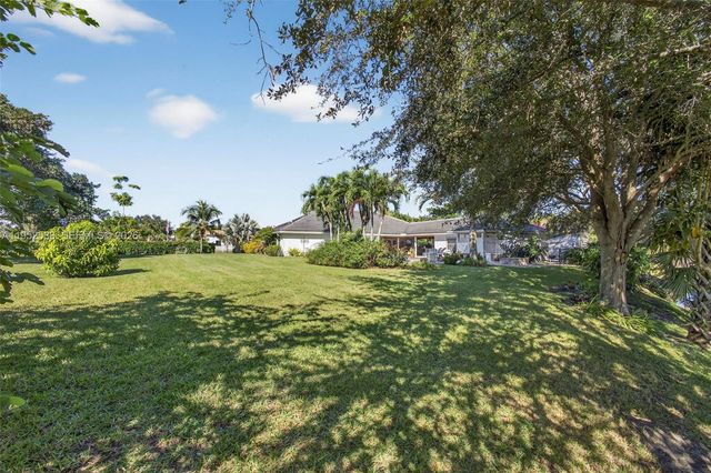 5060 Mongo Way, Palm Beach Gardens, FL 33418