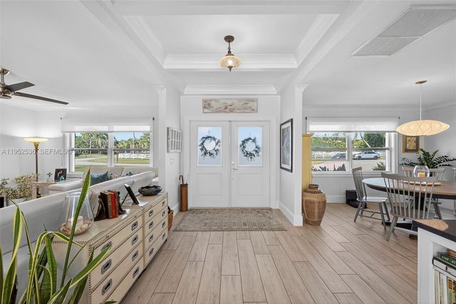 5060 Mongo Way, Palm Beach Gardens, FL 33418