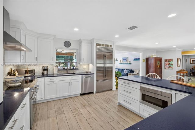 5060 Mongo Way, Palm Beach Gardens, FL 33418