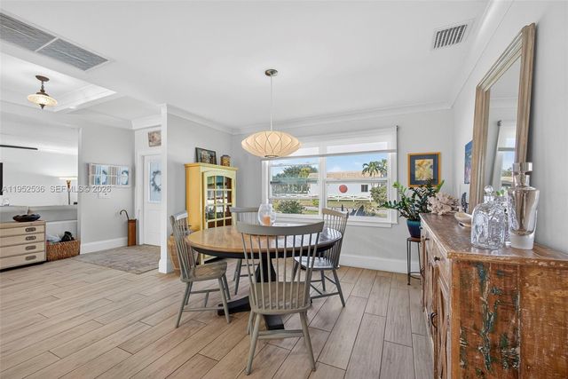 5060 Mongo Way, Palm Beach Gardens, FL 33418