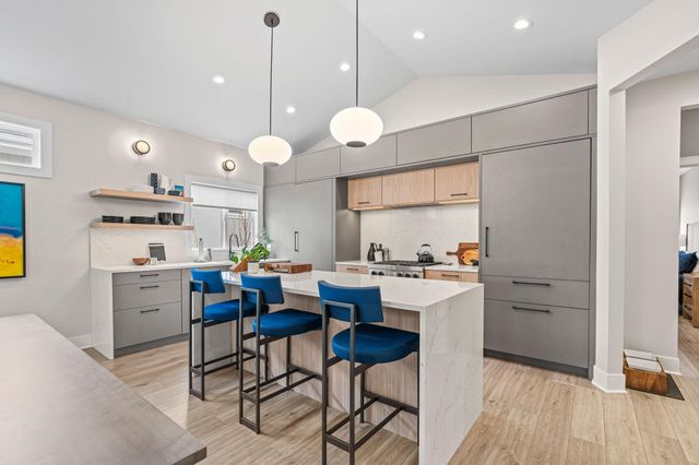 489 S Union Street, Douglas Vllg, MI 49406