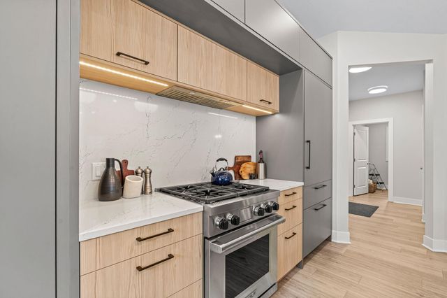 489 S Union Street, Douglas Vllg, MI 49406