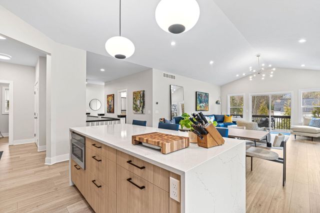 489 S Union Street, Douglas Vllg, MI 49406