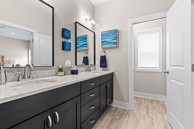 489 S Union Street, Douglas Vllg, MI 49406