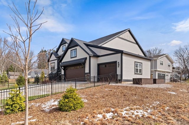 489 S Union Street, Douglas Vllg, MI 49406