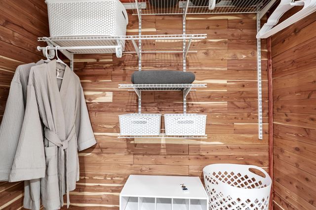 489 S Union Street, Douglas Vllg, MI 49406