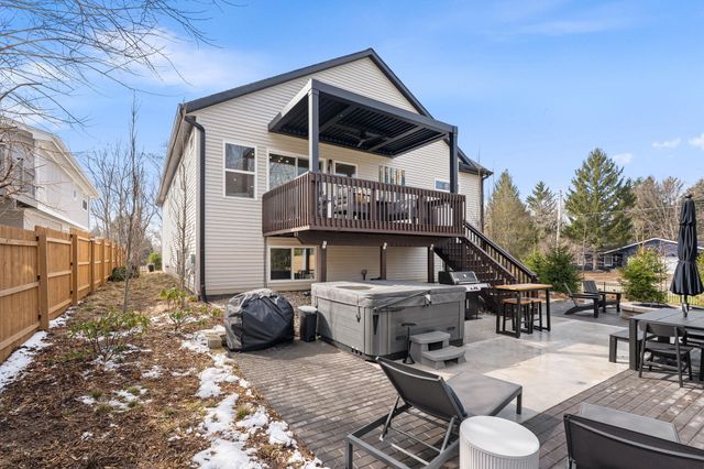 489 S Union Street, Douglas Vllg, MI 49406