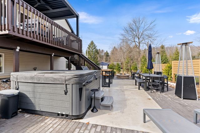 489 S Union Street, Douglas Vllg, MI 49406