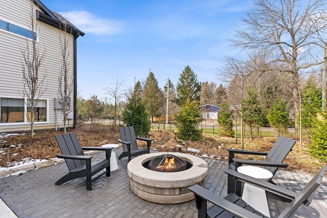 489 S Union Street, Douglas Vllg, MI 49406