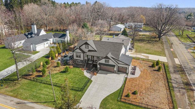 489 S Union Street, Douglas Vllg, MI 49406