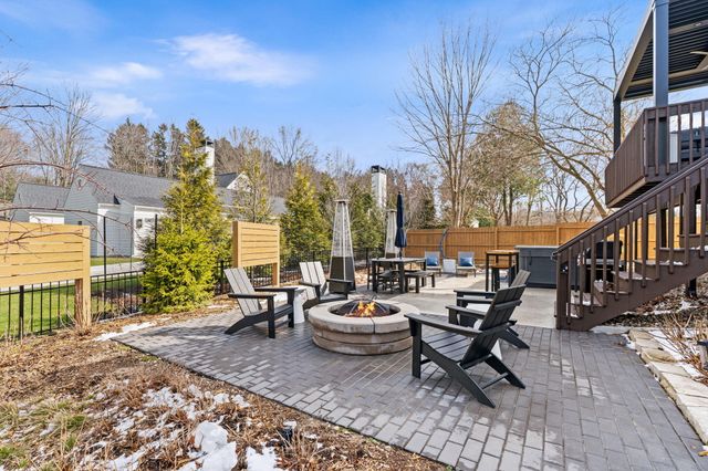 489 S Union Street, Douglas Vllg, MI 49406