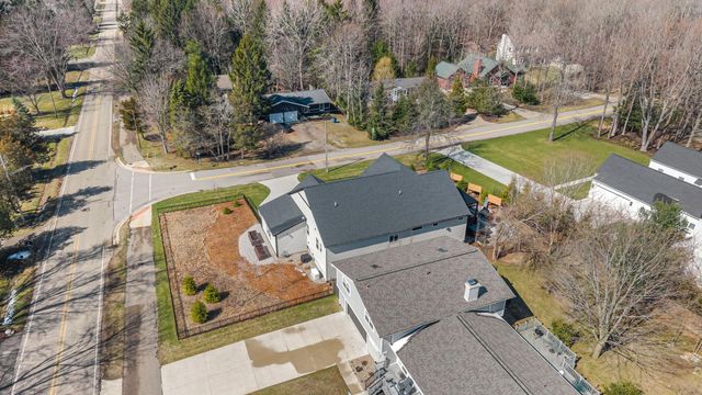 489 S Union Street, Douglas Vllg, MI 49406