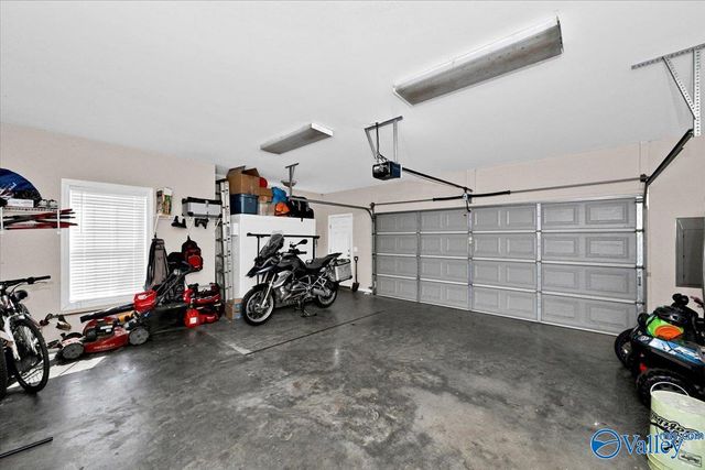 1303 Spring Branch Drive NE, Hartselle, AL 35640