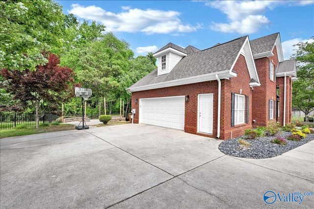 1303 Spring Branch Drive NE, Hartselle, AL 35640
