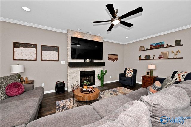 1303 Spring Branch Drive NE, Hartselle, AL 35640