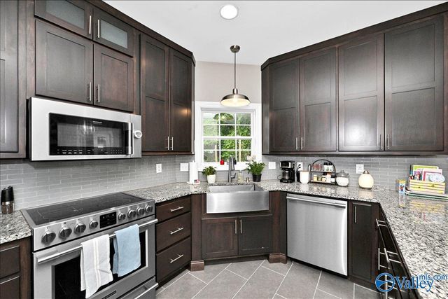1303 Spring Branch Drive NE, Hartselle, AL 35640