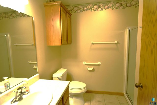 5305 W Sunnydale Pl Place, Sioux Falls, SD 57106