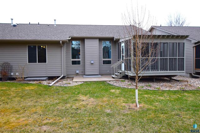 5305 W Sunnydale Pl Place, Sioux Falls, SD 57106
