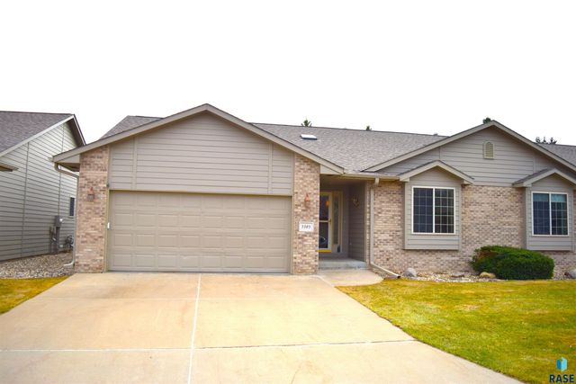 5305 W Sunnydale Pl Place, Sioux Falls, SD 57106