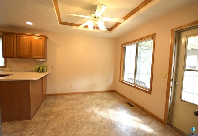 5305 W Sunnydale Pl Place, Sioux Falls, SD 57106