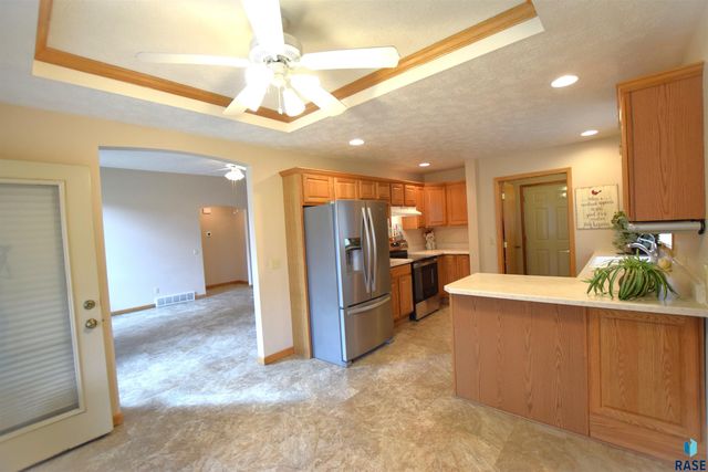 5305 W Sunnydale Pl Place, Sioux Falls, SD 57106