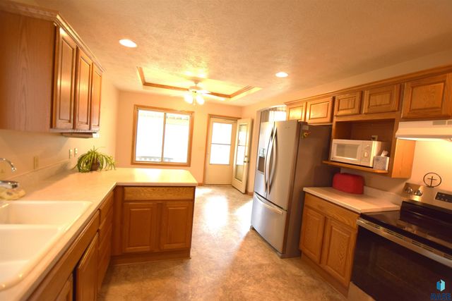 5305 W Sunnydale Pl Place, Sioux Falls, SD 57106