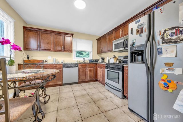 396 S 7th Avenue S, Highland Park, NJ 08904