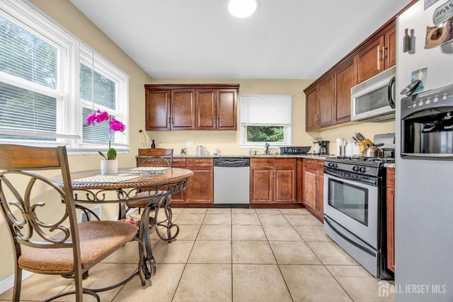 396 S 7th Avenue S, Highland Park, NJ 08904