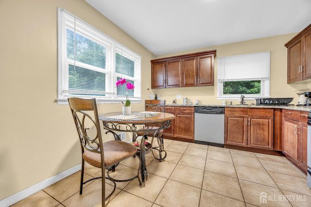 396 S 7th Avenue S, Highland Park, NJ 08904