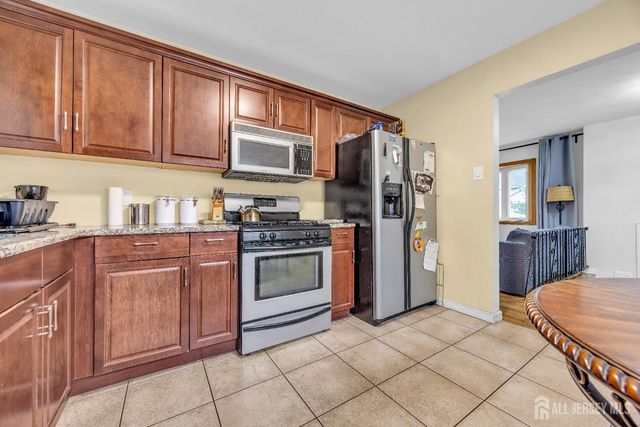 396 S 7th Avenue S, Highland Park, NJ 08904