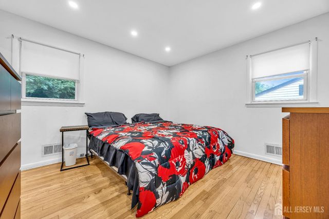 396 S 7th Avenue S, Highland Park, NJ 08904