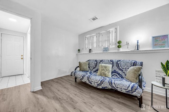 396 S 7th Avenue S, Highland Park, NJ 08904