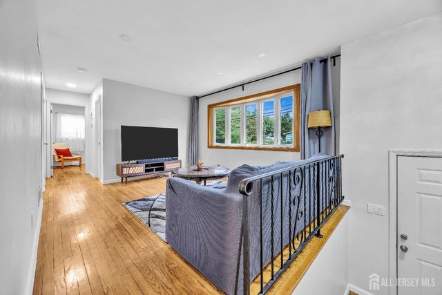 396 S 7th Avenue S, Highland Park, NJ 08904