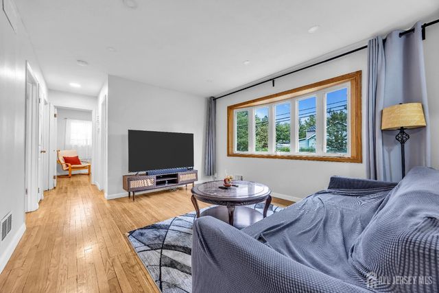 396 S 7th Avenue S, Highland Park, NJ 08904